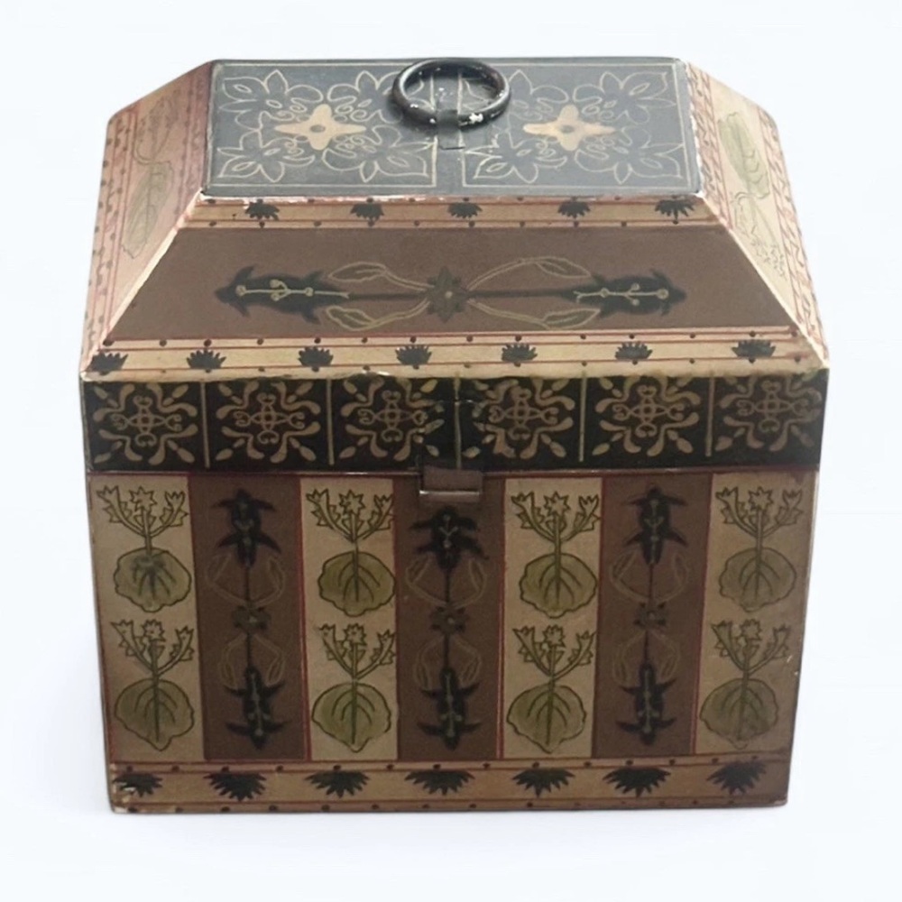 Vintage Decorative Hand-Painted Metal Trinket Box in Bronze and Olive